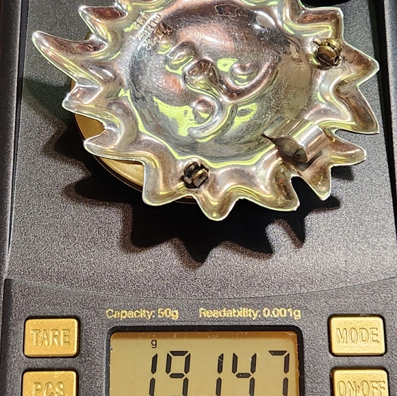 Genuine Vintage Sterling Silver & Gold "2-Tone" SUN Face Pendant/ Brooch - Picture 12 of 12